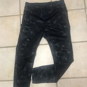 Bevy Flog, Shely, Blue Camo Sold out everywhere